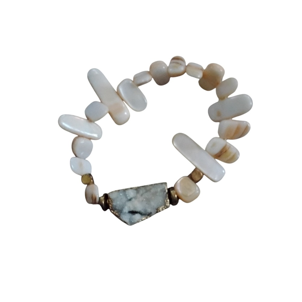 Natural Mother of Pearl Shell and Raw Druzy Quartz Stretch Bracelet Gold Tone